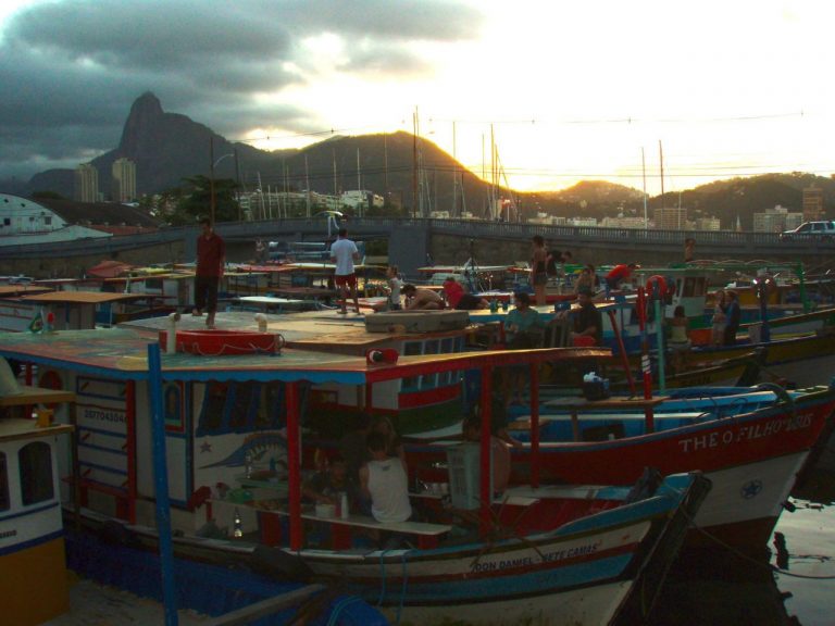 Nicolina Tyler — FlutuArte: A Floating Art Gallery in Rio de Janeiro